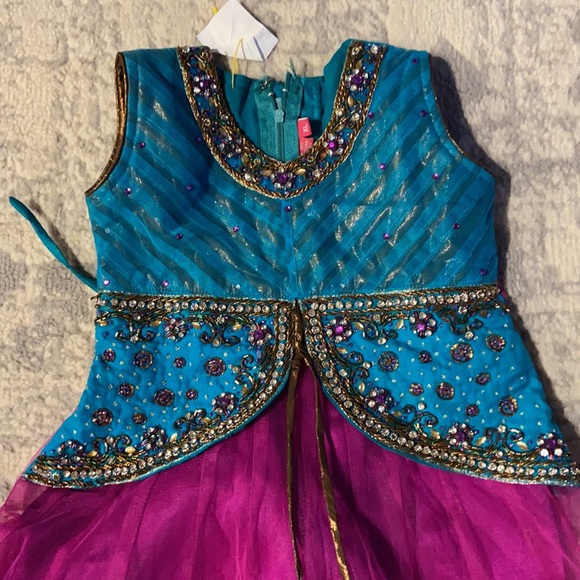Kids Churidar Suit - Picture 2 of 5